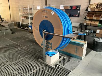 Overview picture of Packaging stand with roll